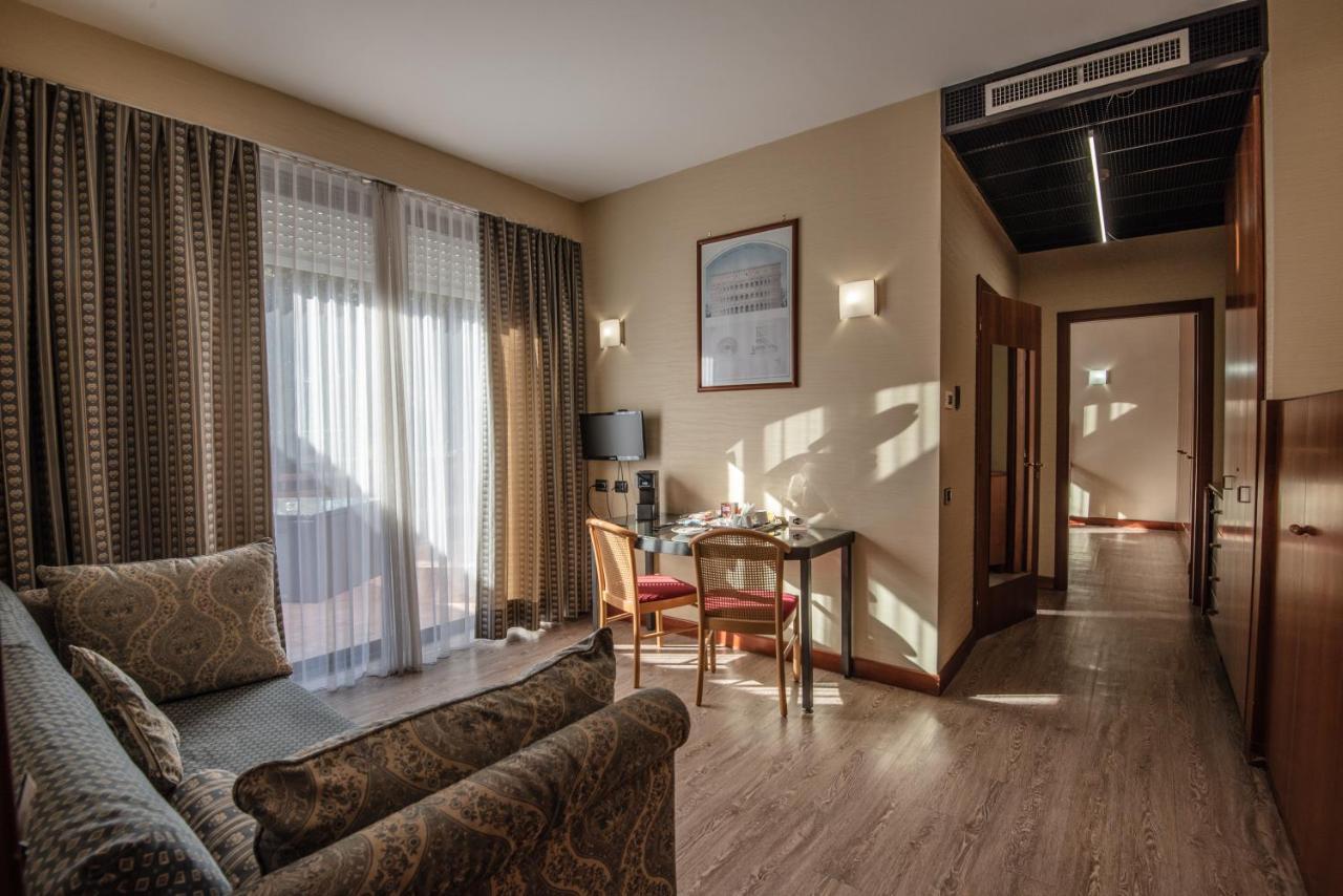 Hotel Petra Roma Esterno foto