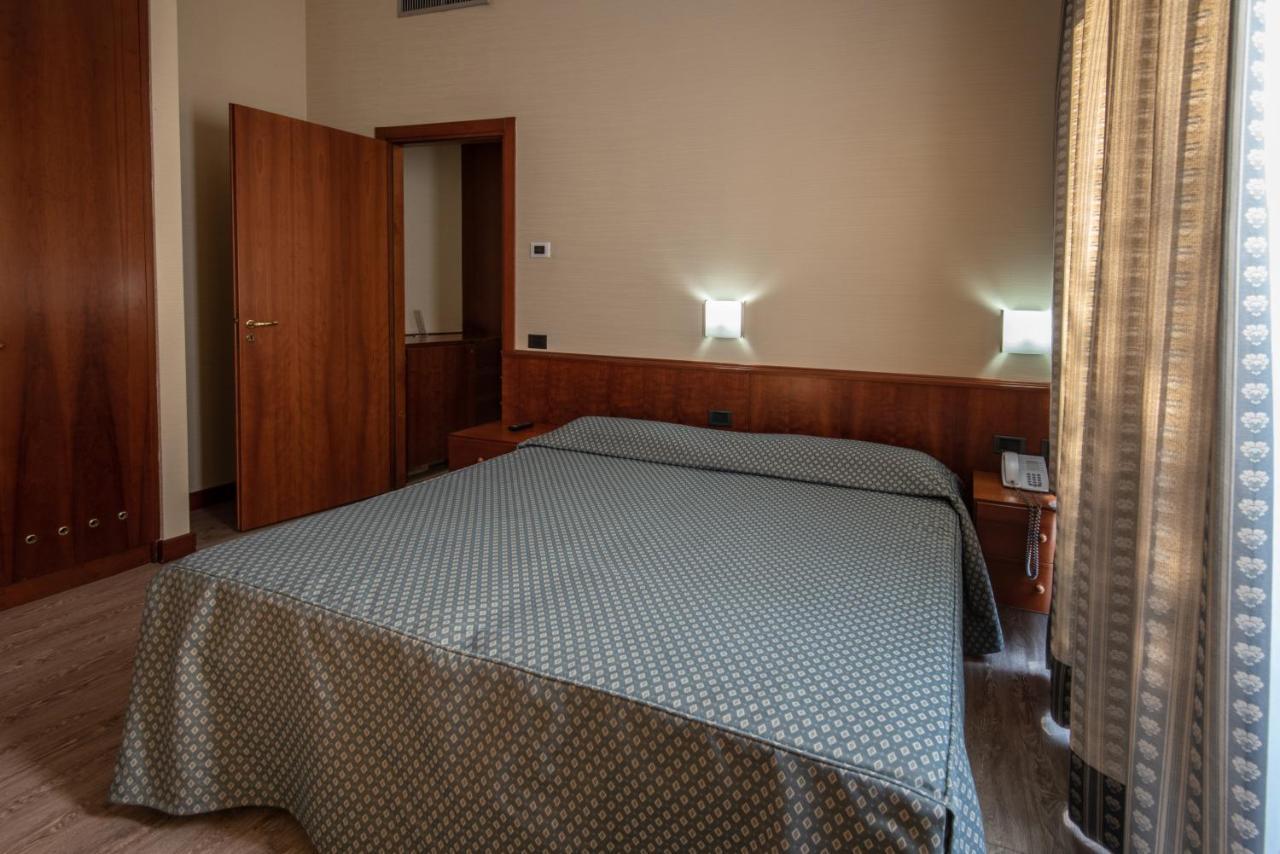 Hotel Petra Roma Esterno foto