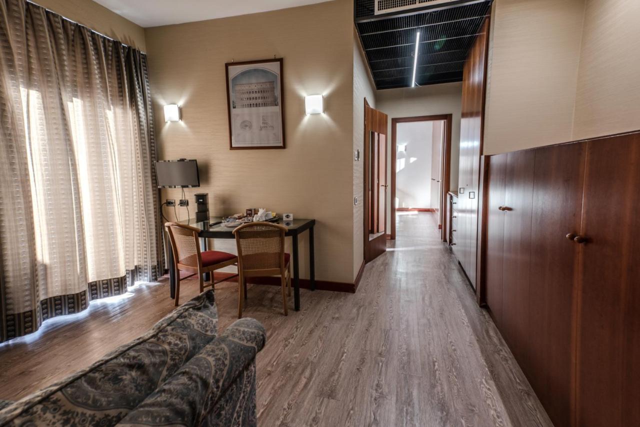 Hotel Petra Roma Esterno foto