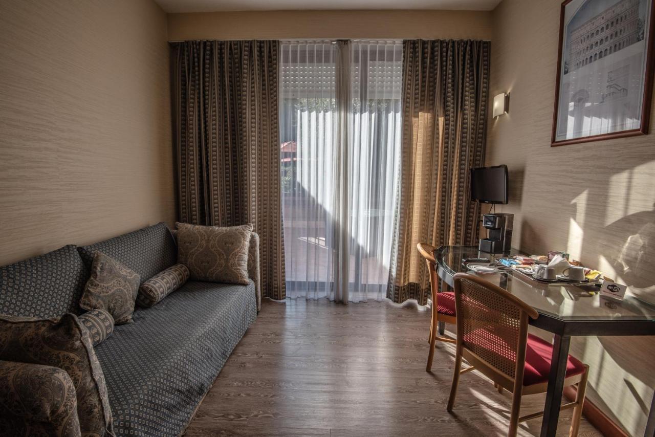 Hotel Petra Roma Esterno foto