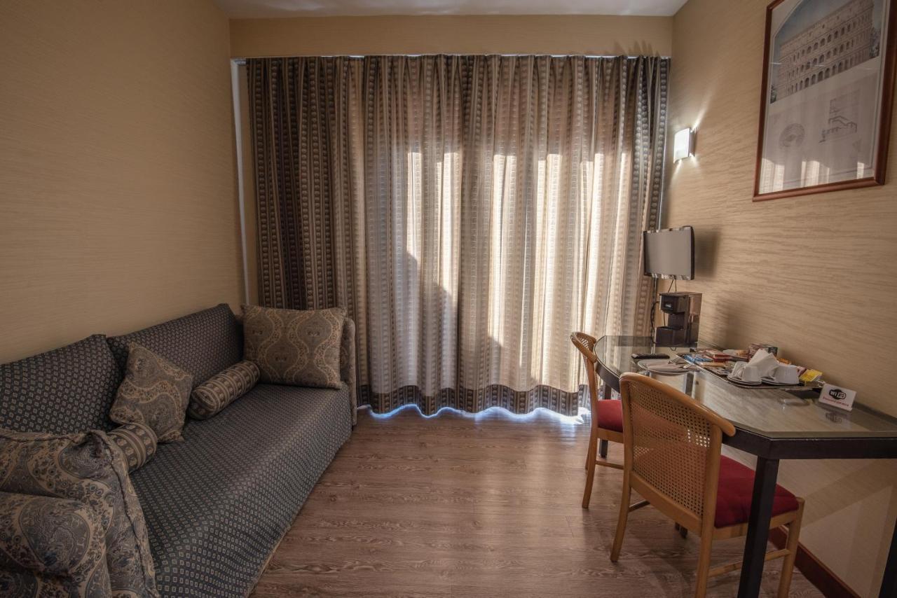 Hotel Petra Roma Esterno foto
