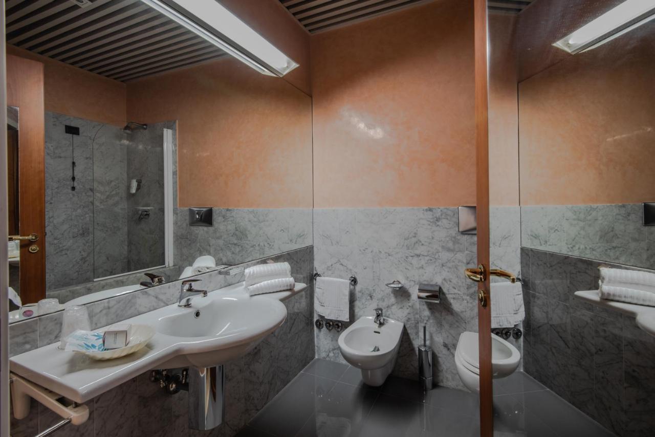Hotel Petra Roma Esterno foto