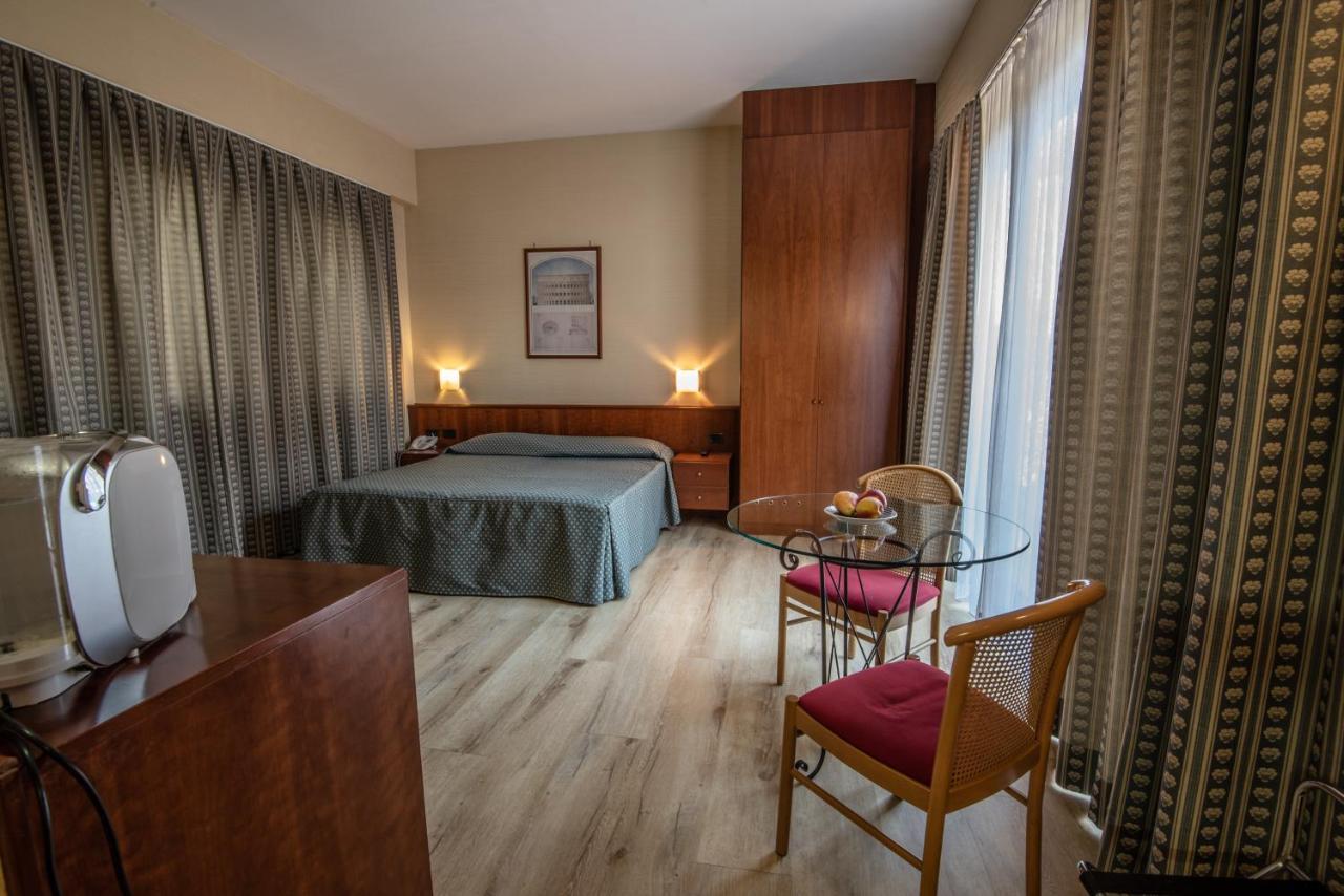 Hotel Petra Roma Esterno foto