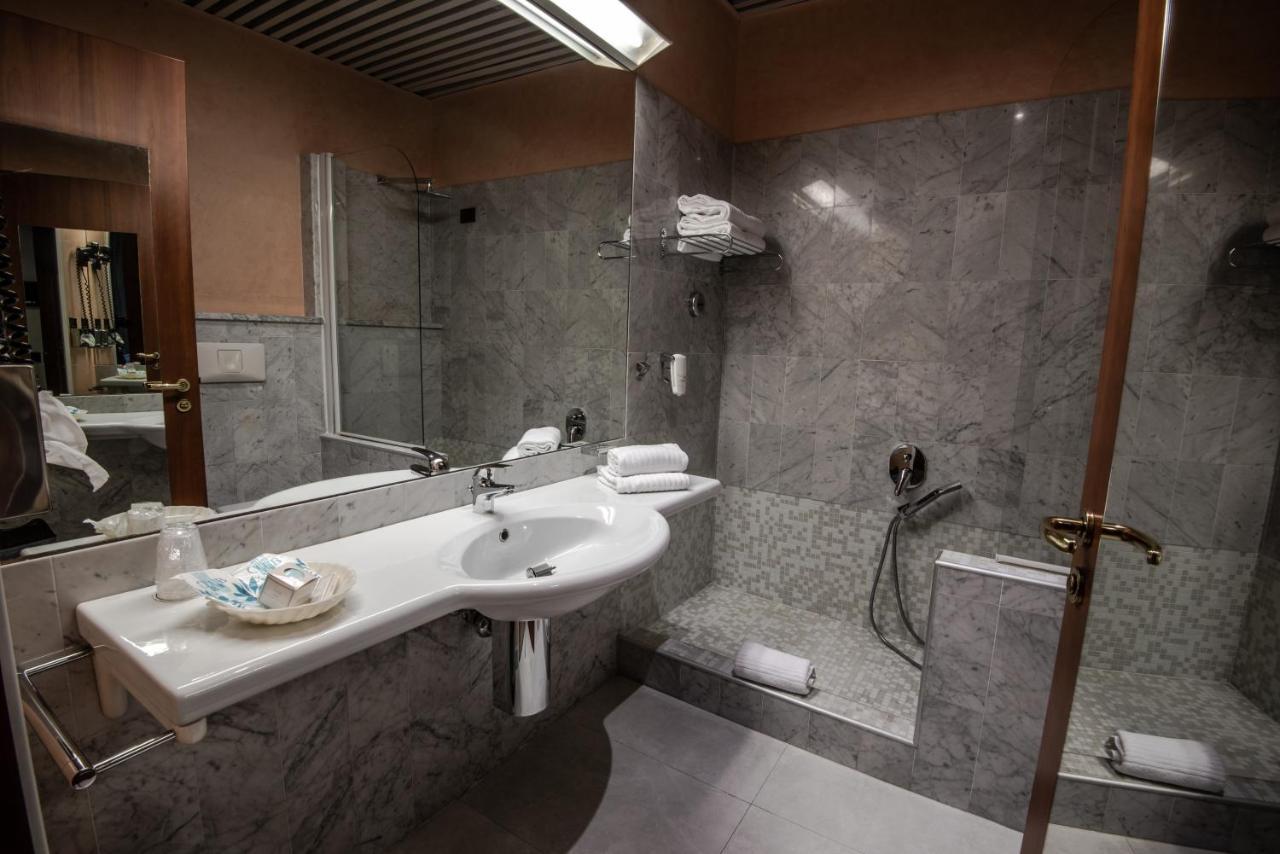 Hotel Petra Roma Esterno foto