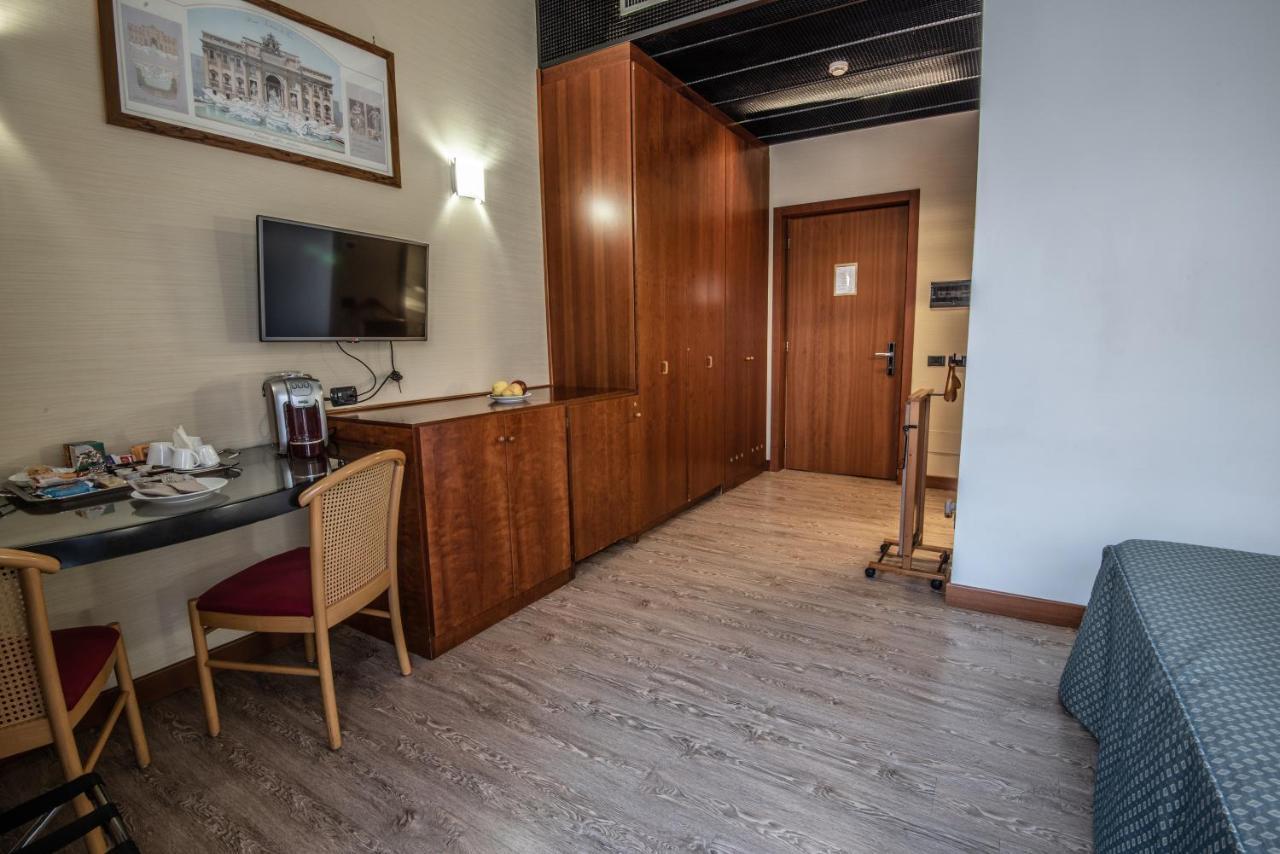 Hotel Petra Roma Esterno foto