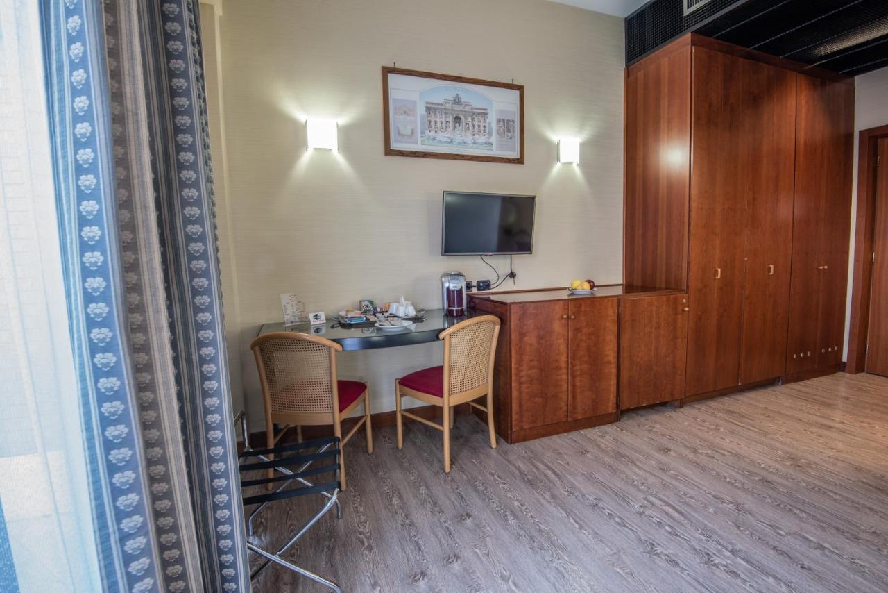 Hotel Petra Roma Esterno foto