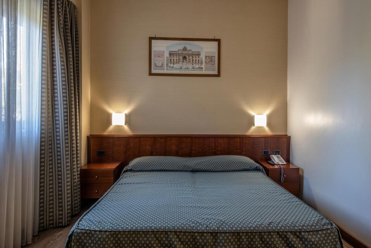 Hotel Petra Roma Esterno foto