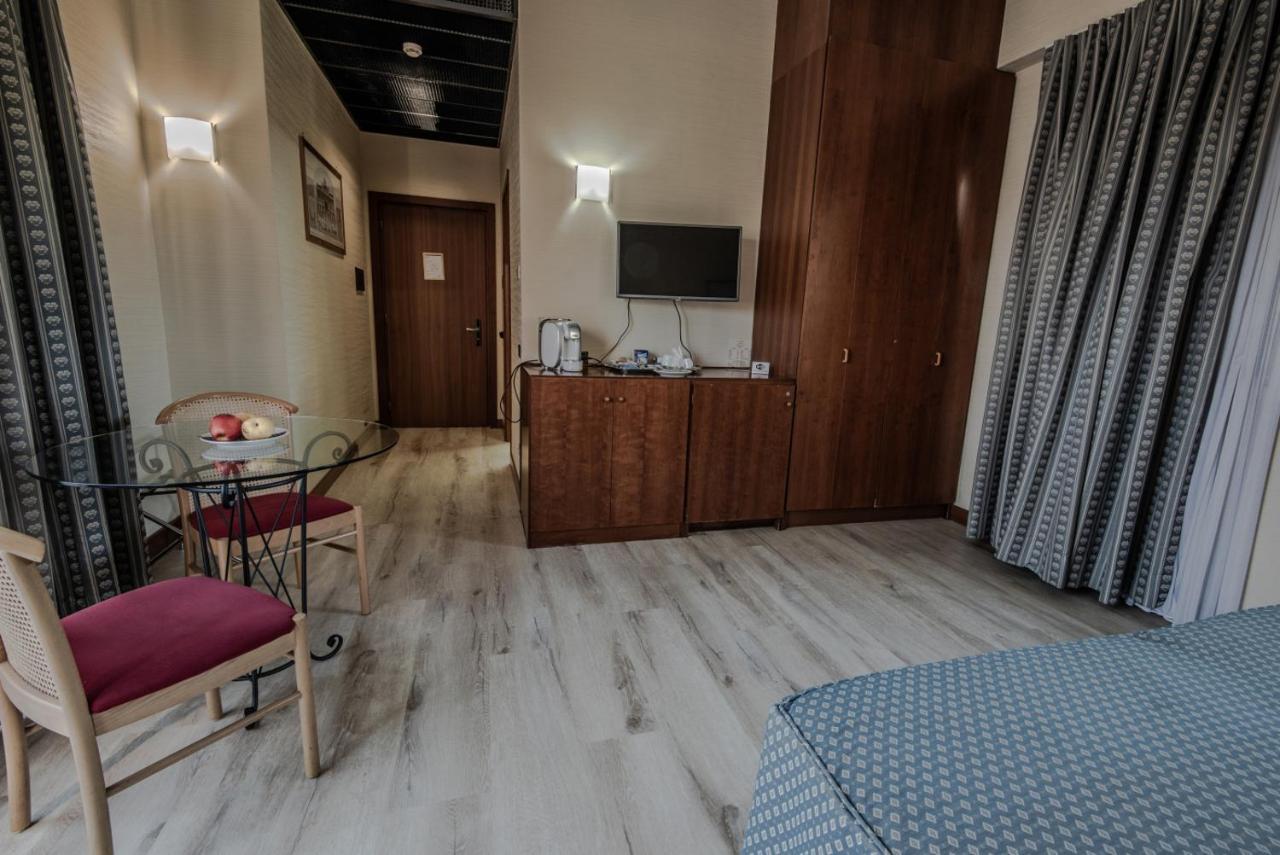 Hotel Petra Roma Esterno foto