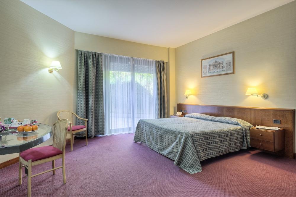 Hotel Petra Roma Esterno foto